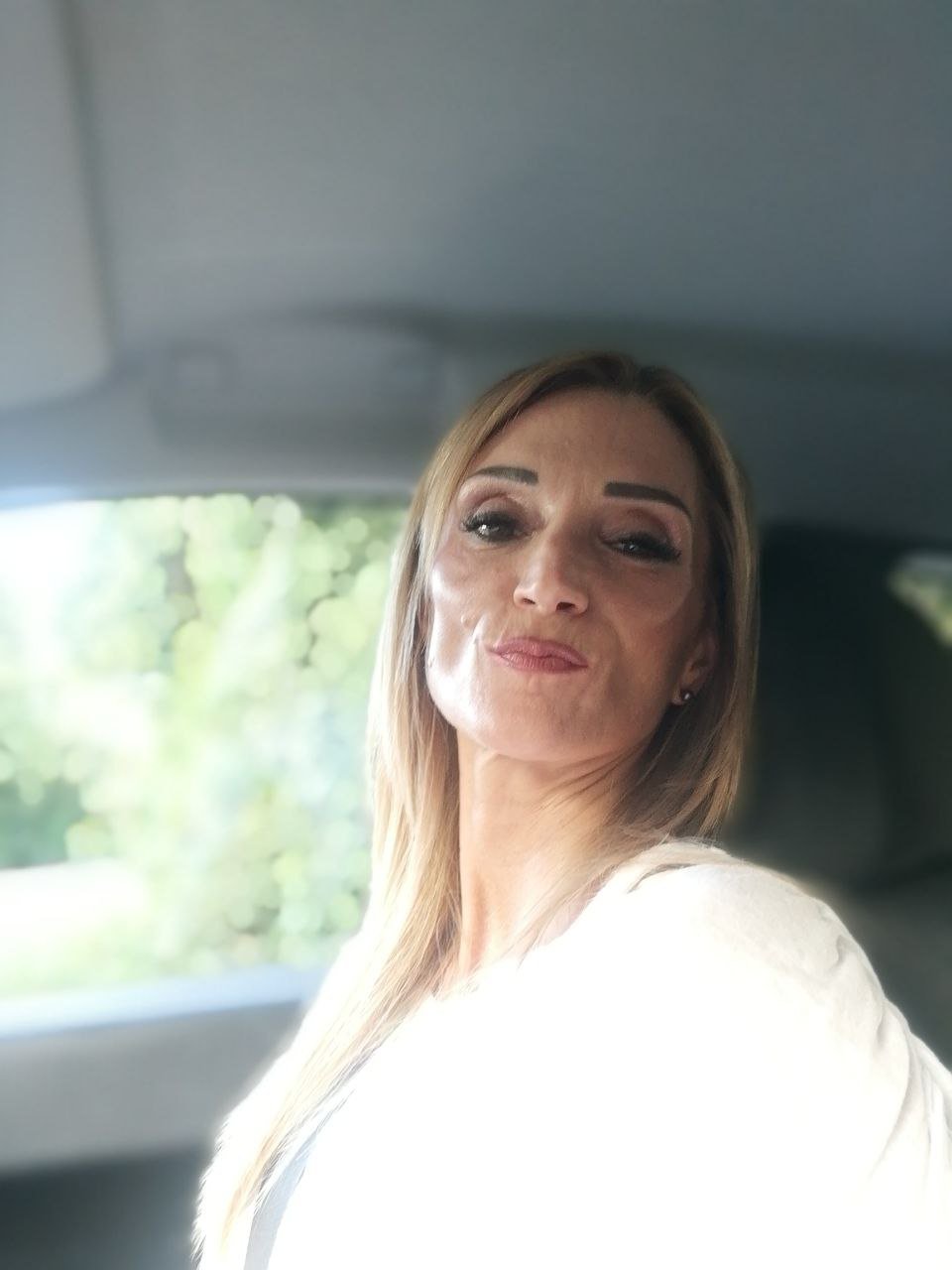 Italian Miriam C reposted by her hubby request #KHOW2rcU